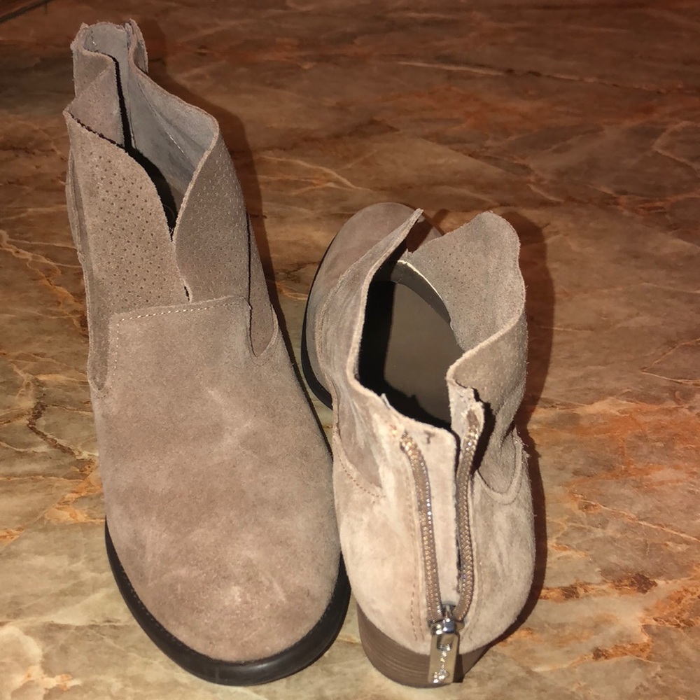 Jessica Simpson Booties - Picture 3 of 4